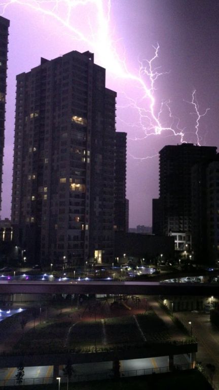 سقوط أمطار غزيرة على إسطنبول (صور + فيديو) 1