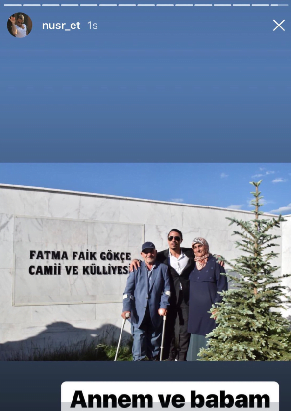 هذا ما فعله الطاهي "نصرت" قبل ان يفتتح مسجداً باسم والديه في أرضروم التركية "فيديو" 2 هذا ما فعله الطاهي "نصرت" قبل ان يفتتح مسجداً باسم والديه في أرضروم التركية "فيديو" 1