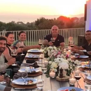 رونالدو يترك “بقشيش فلكي” لـ 5 عاملين في فندق يوناني