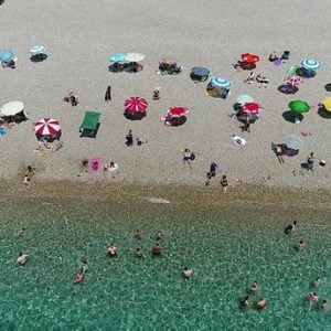 أنطاليا التركية تستقبل أكثر من مليوني سائح في يونيو الماضي