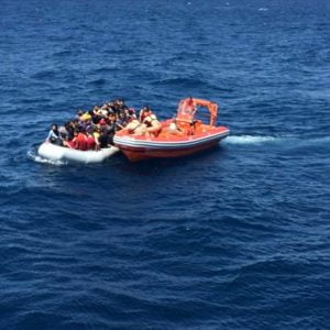 ضبط 42 مهاجرًا غير قانوني في بحر إيجه غربي تركيا