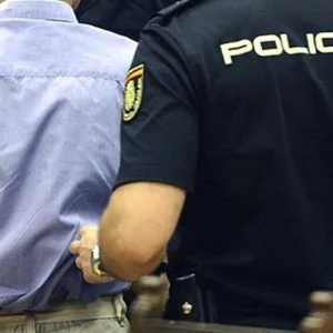 السلطات الإسبانية تقبض على عضو في منظمة “د هـ ك ب ـ ج” الإرهابية