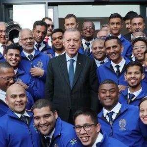 استقبال طلابي حافل لأردوغان في جنوب إفريقيا