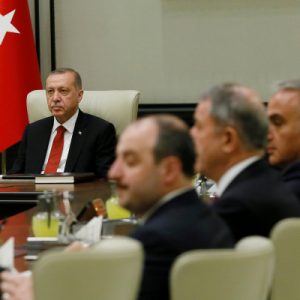 مرسوم رئاسي ينهي عصر الجيش في تركيا