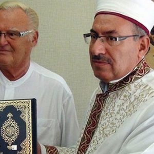 مواطن ألماني يعتنق الإسلام بعد تأثره بعائلة تركية