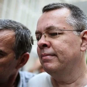 ترامب يتوعد تركيا بعقوبات قاسية ما لم يفرج عن القس الأمريكي برانسون