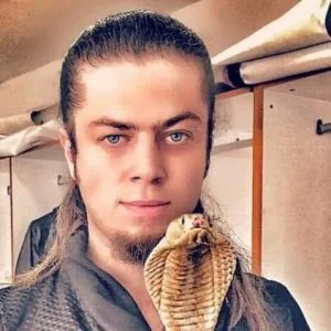 ساحر تركي يقدم عرض يرعب المصريين على الهواء مباشرة (فيديو)