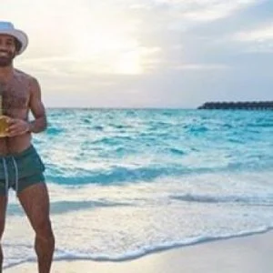 محمد صلاح ينشر صوراً له في جزر المالديف