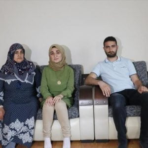 عائلة “أوزكان” التركية الموقوفة بإسرائيل: ابنتنا ستصبح صوت فلسطين الحر