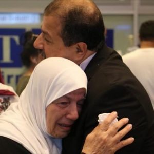 إسطنبول تلمّ شمل مبعد فلسطيني بوالدته بعد فراق 17 عاما