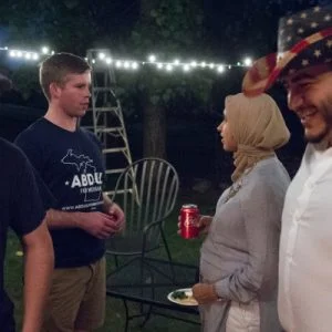 أكثر من 100 مسلم يترشحون للكونغرس ومناصب أخرى.. ولكن بسبب ترمب أصبحت حملاتهم الانتخابية صعبة.. والأسوأ ما حدث للمرشحات المحجبات