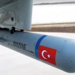 الطائرات التركية بدون طيار تنجح لأول مرة في اختبارات إطلاق صواريخ محلية الصنع