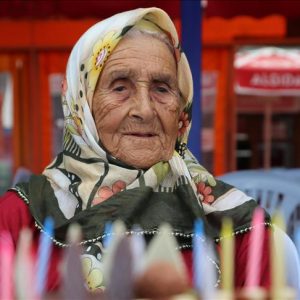أكبر معمرة تركية تحتفل بعيد ميلادها الـ”100″
