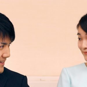 تأجّل زفاف الأميرة.. العائلة الملكية اليابانية: لا حفل قبل أن تحلّ والدة العريس مشاكلها