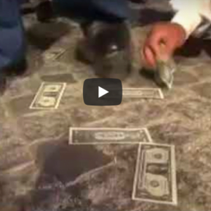 الدولار تحت اقدام الاتراك “فيديو”