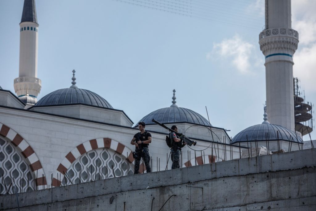 تدابير امنية كبيرة خلال زيارة اردوغان لـ ""تشاملجا" في اسطنبول "صور" 6 تدابير امنية كبيرة خلال زيارة اردوغان لـ ""تشاملجا" في اسطنبول "صور" 5