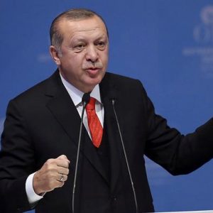 شاهد.. اردوغان يحذر الولايات المتحدة باللغة العربية: من دَقَّ دُقَّ