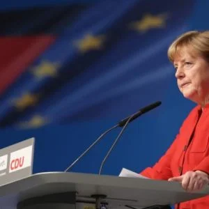 ميركل: نرفض زعزعة استقرار تركيا