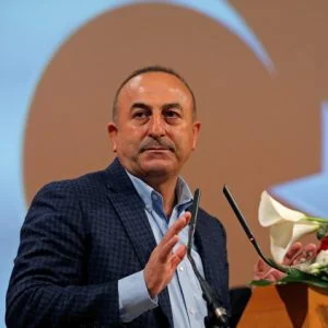 تركيا تحذر: العقوبات الأمريكية لن تبق دون رد