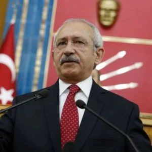 كليجدار اوغلو: نقف مع شعبنا ضد هذه الحرب الاقتصادية