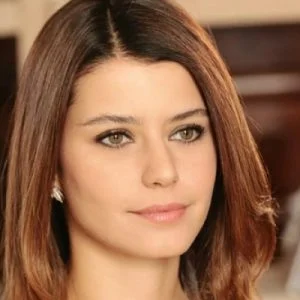 نقل الممثلة التركية “سمر” إلى المستشفى بشكل عاجل.. وزوجها يقطع حفله في منتصفه!