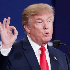 شاهد.. فتى يمني يقلد ترامب ويحقق مشاهدات هائلة