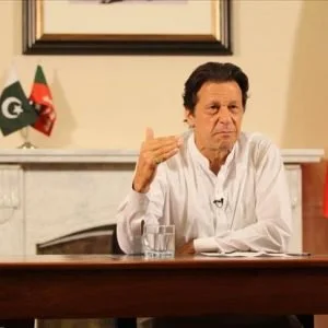 عمران خان: باكستان تصلي لنجاح تركيا في مواجهة التحديات الاقتصادية