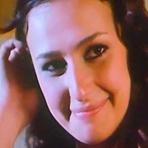 ممثلة مصرية تخلع الحجاب وتعود للسينما بعد سنوات من الاعتزال (صور)