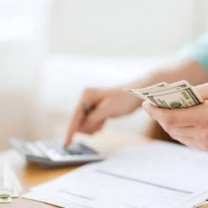 طريقة مبتكرة لادخار المال .. اعتمدتها فتاة واشترت منزلاً جديدًا