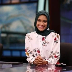 “طاهرة رحمن” أول مذيعة محجبة في أمريكا