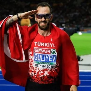 أردوغان يهنئ عداء تركي بفوزه بذهبية أوروبيه