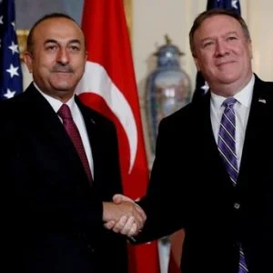 جاويش أوغلو لقائي مع بومبيو كان بنّاءً واتفقنا على حل مشاكلنا بالحوار