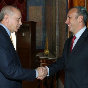 أردوغان يستقبل نائب الرئيس الفنزويلي في إسطنبول