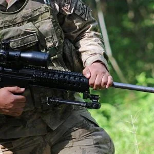 الجيش التركي يحييد إرهابيين اثنين شرقي البلاد