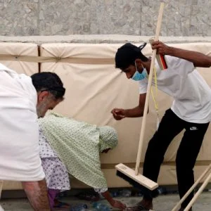 «تصدَّق بها لا تلقها».. السعودية ستجني أموال إضافية من موسم الحج هذا العام!