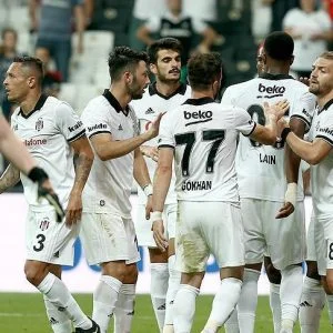 نادي بشيكطاش التركي ينتزع بطاقة العبور للدور التالي بـ”يوروبا ليغ”