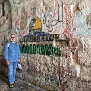 ممثل تركي يتضامن مع القضية الفلسطينية بطريقته الخاصة (شاهد)