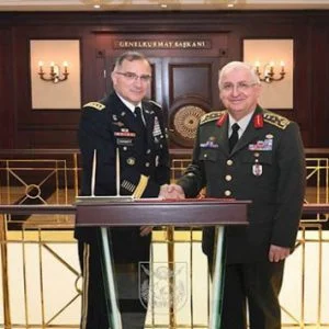 رئيس الأركان التركية يلتقي قائد القوات الأمريكية في أوروبا