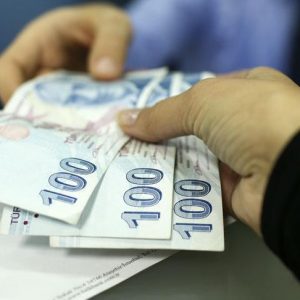 صعود الليرة التركية أمام الدولار