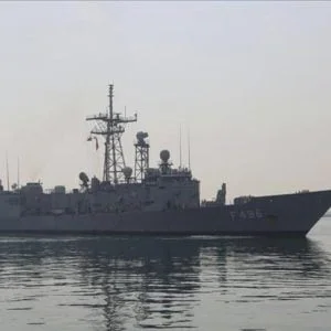 فرقاطتان روسيتان تعبران مضيق “الدردنيل” شمال غربي تركيا