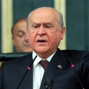 زعيم الحركة القومية التركي يعلق على إنخفاض سعر الليرة