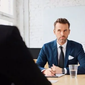 14 أمرا يجب الابتعاد عنها خلال مقابلة العمل