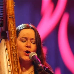 الإسبانية أريانا سافال تحيي حفلا موسيقيا في قونيا التركية