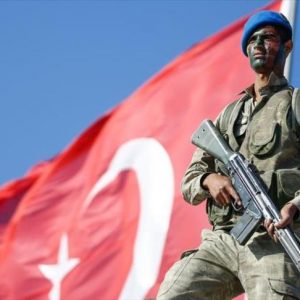 قوات الكوماندوز التركية تجري تدريبات على مكافحة الإرهاب