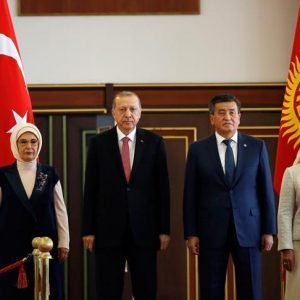 أردوغان يصل قرغيزيا