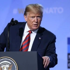 ترامب يلوّح بفرض عقوبات جديدة على الصين