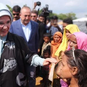 “جائزة تقدير الخدمات الإنسانية” لعقيلة اردوغان