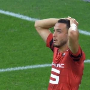 بالفيديو.. إليك أجمل الأهداف التي سجلها اللاعبون في مرماهم