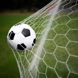 شاهد|| 33 هدفا صاروخيا عجيبا في كرة القدم