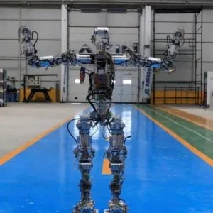 شركة تركية تنتج روبوتاً يتحدث 3 لغات